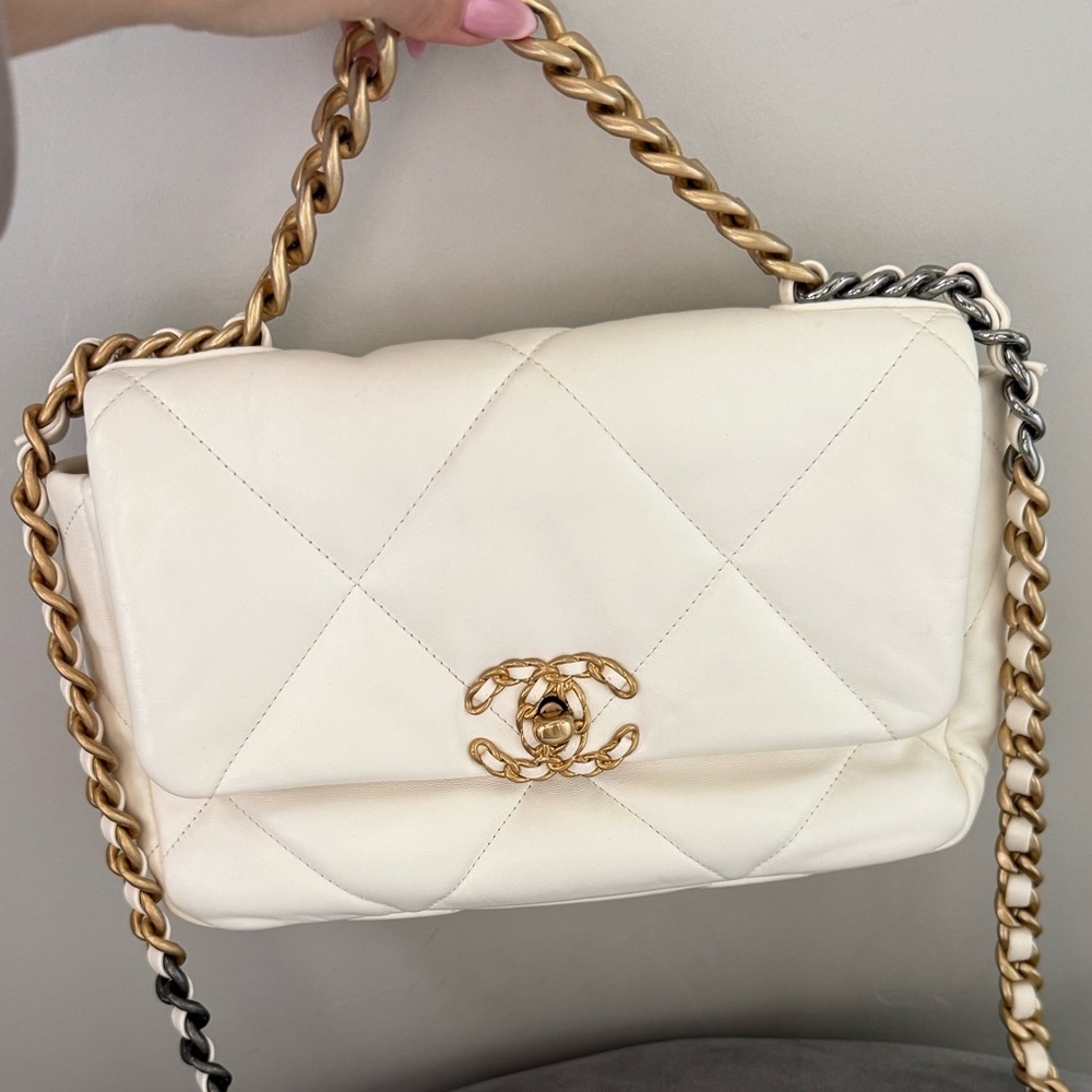 Lambskin Quilted Medium Chanel 19 Flap satchel